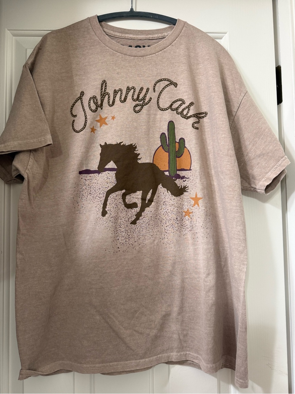 Johnny Cash Graphic Tee in Beige - Large *NWOT